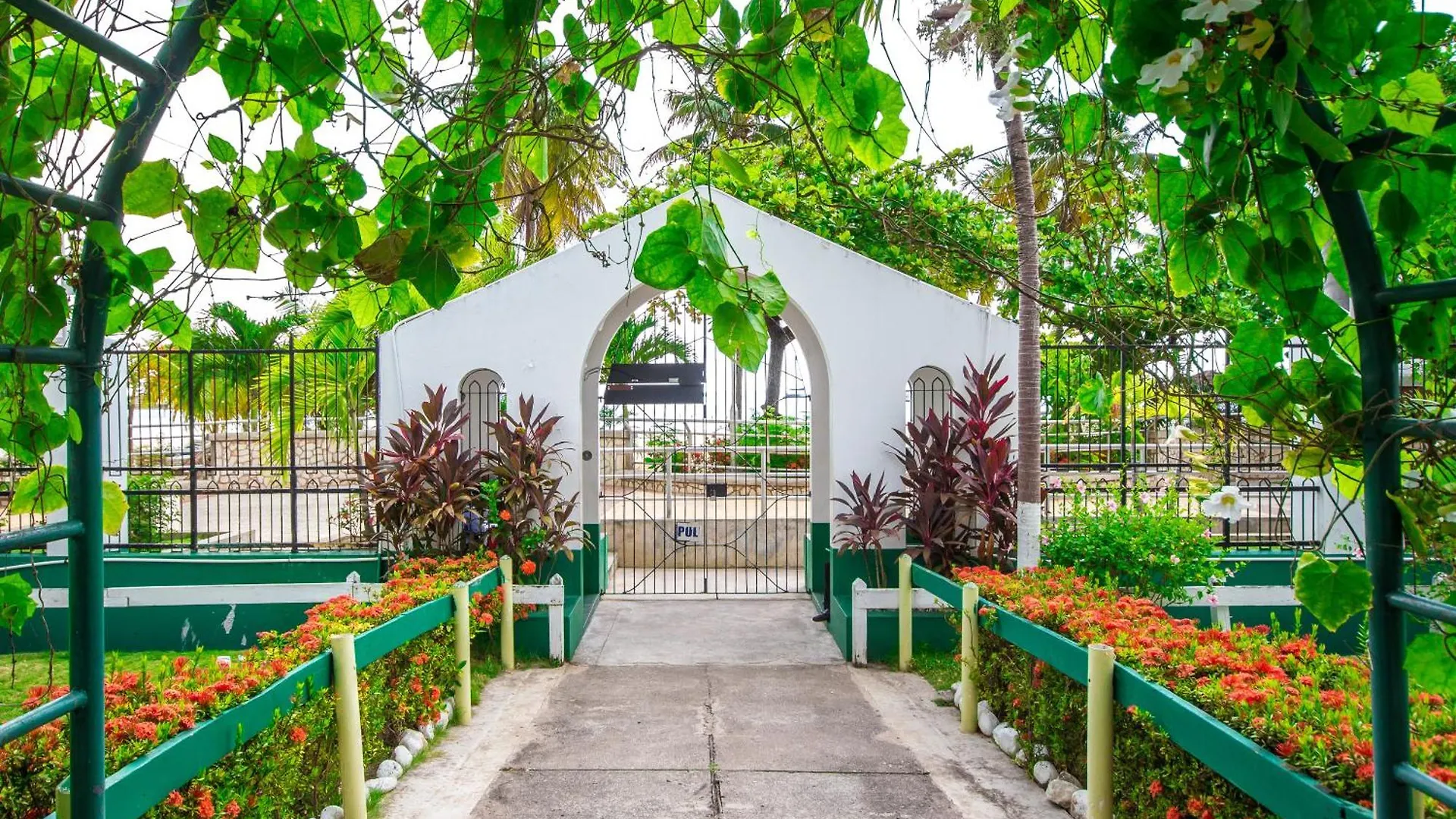 Ocho Rios Sandcastles Resort On The Beach 1 Bedroom Apartment On The Beach Jamaica