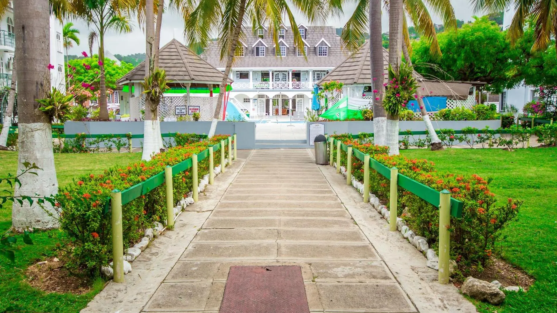 Ocho Rios Sandcastles Resort On The Beach 1 Bedroom Apartment On The Beach